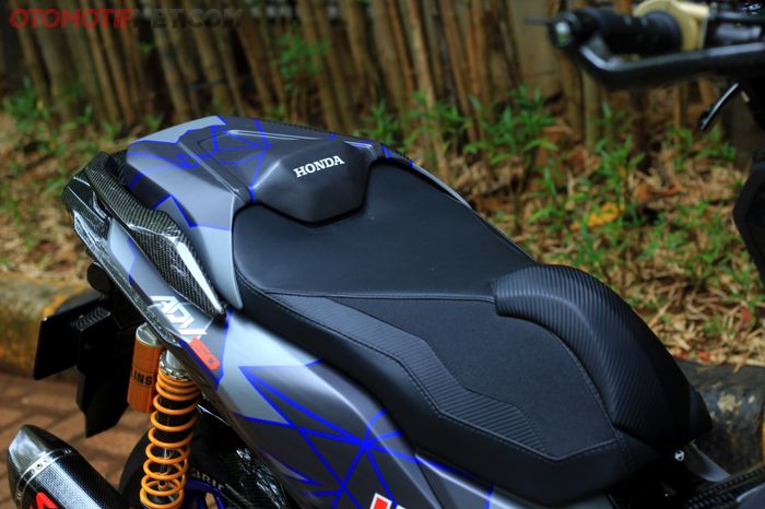 Jok custom dipadu single seat yang hanya dimiliki Rifky, keren!