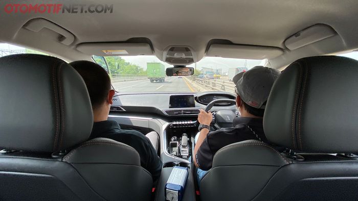 Peugeot 3008 Active yang Tidak Ada Panoramic Sunroof