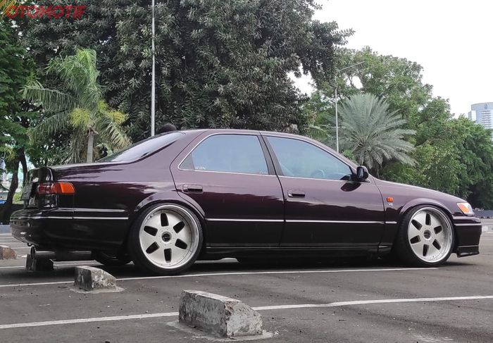 Toyota Camry Grande didandani elegan