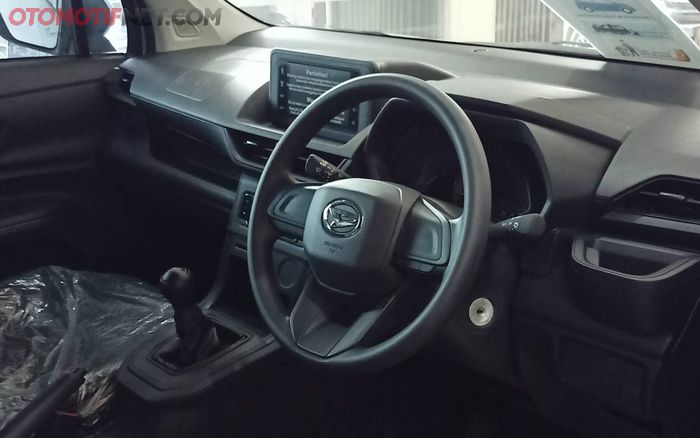 Interior Daihatsu Xenia 1.3 X MT.