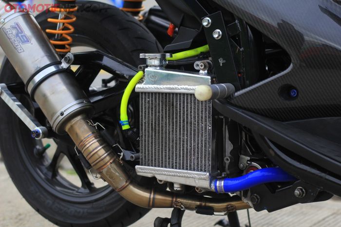 Radiator diganti dengan yang lebih tebal berbahan aluminium agar bisa mencegah mesin overheat