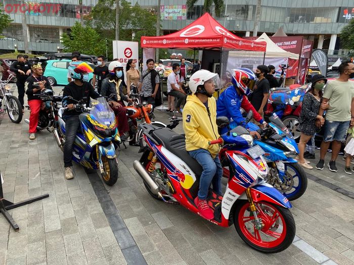Keseruan acara Indonesia Automodified x IIMS Motobike Show.