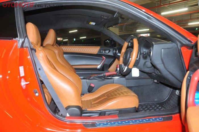 Jok dilapis kulit Nappa