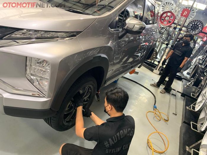 Proses penggantian pelek Mitsubishi Xpander Cross Facelift di Permaisuri Ban Sunter