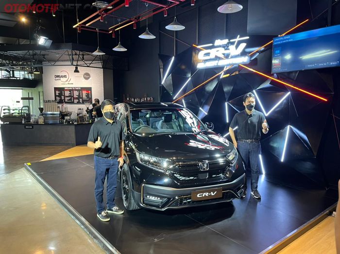 Honda New CR-V Black Edition lebih mahal Rp 15 juta dari varian Prestige