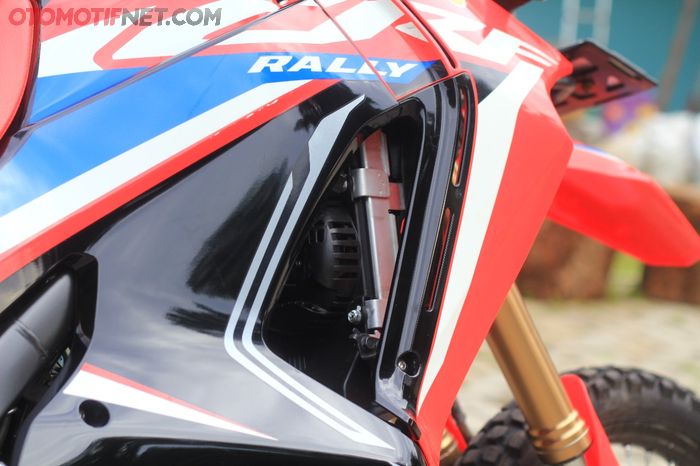 Radiator Honda CRF250 Rally model 2021 pindah ke sisi kanan