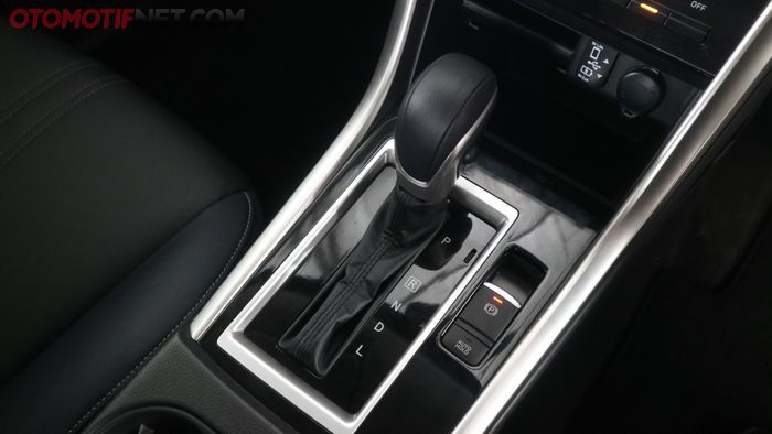 New Xpander Cross, sudah dilengkapi Electronic Parking Brake dan Brake Auto Hold