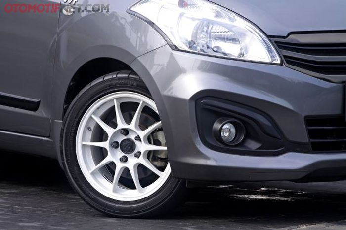 Enkei ES Tarmac 16 inci, berkelass..