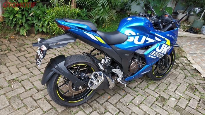 Standarnya Suzuki Gixxer SF 250, area belakang ramai banget