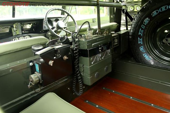 Hampir semua part militer dari katalog sudah terpasang di Landie ini