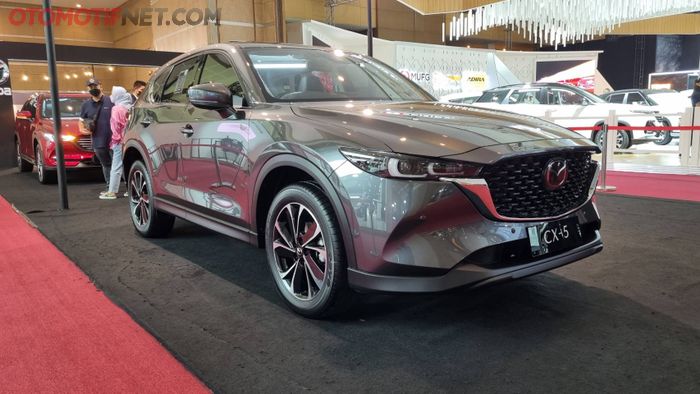 Mazda CX-5 varian Elite di IIMS 2022.