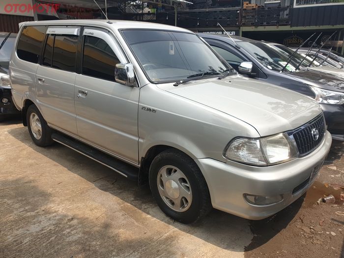 Toyota Kijang LGX bekas