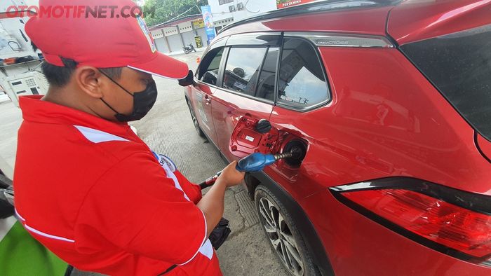 Bahan bakar pakai Pertamax, cocok dengan rasio kompresi mesin Corolla Cross yang sebesar 10:1 