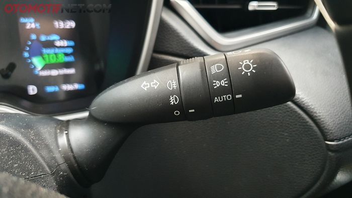 Sakelar lampu utama Corolla Cross ada pilihan otomatis