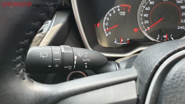 Kecepatan sapuan wiper di Corolla Cross ada pilihan otomatis