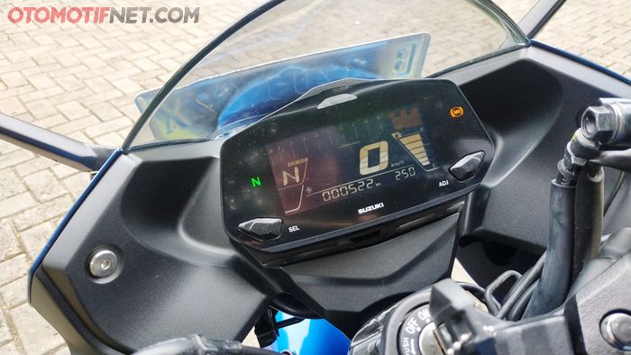 Spidometer Gixxer SF 250 mudah dipantau kendati dalam kecepatan tinggi