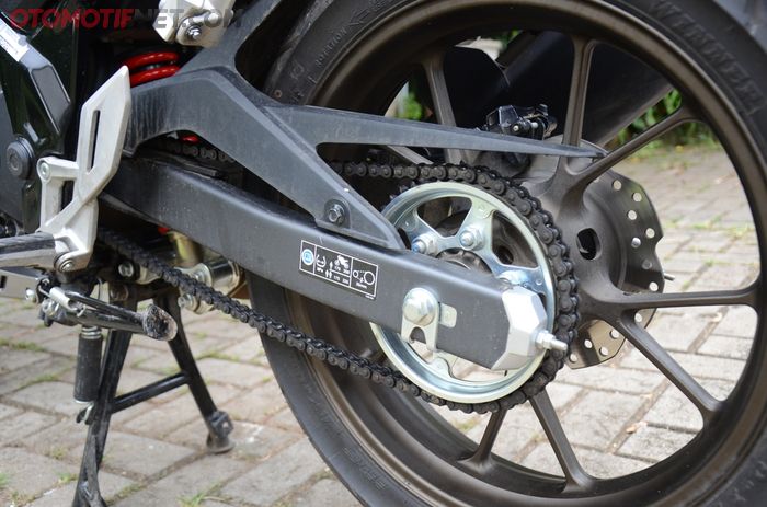 Suara rantai CB150X berisik, seperti saudaranya CB150R maupun CBR150R