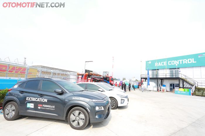 Line up mobil listrik Hyundai mulai dari Hyundai Kona dan Ioniq jadi mobil khusus untuk menginspeksi jalur trek