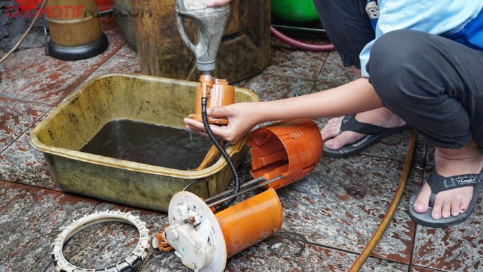 Jika Filter Bensin Mobil Jarang Dibersihkan Akan Menimbun Banyak Kotoran Di Dalamnya