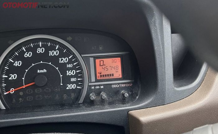 ILUSTRASI. Odometer mobil Toyota Calya.