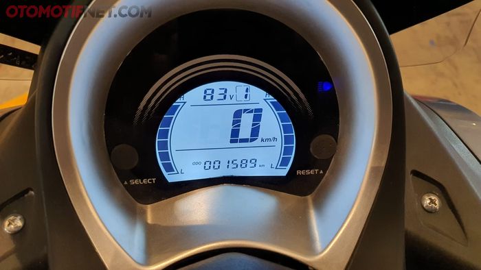Bentuk speedometer Rakata NX3 juga mirip dengan Yamaha NMAX generasi pertama atau NMAX old