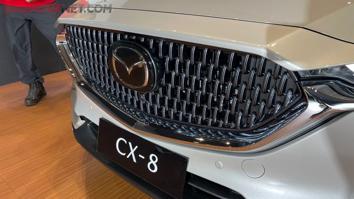 Desain grille New Mazda CX-8 baru