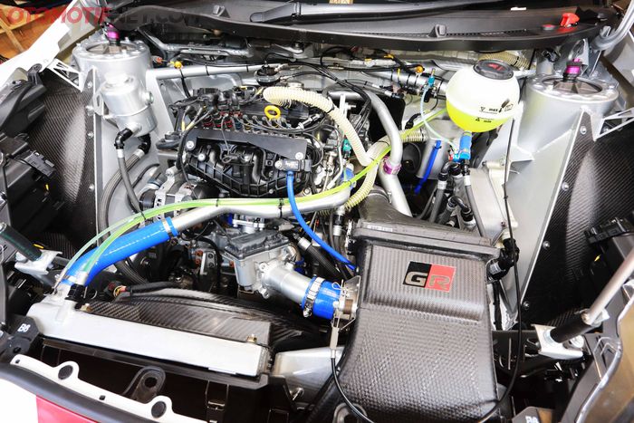 GR Yaris AP4 juga sudah memanfaatkan exhaust manifold khusus dan turbocharger boost maksimum 2 bar yang dilengkapi pembatas tekanan udara. Tenaga dan torsi puncak mesin dengan kode G16E-GTS  melonjak dari 268 dk dan 370 Nm menjadi 310 dk dan 435 Nm.