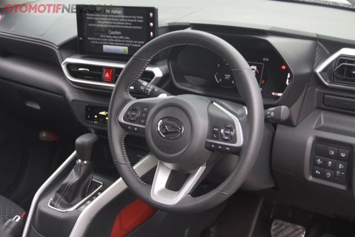 Setir sudah ganti pakai OEM Raize TSS berikut steering switch-nya