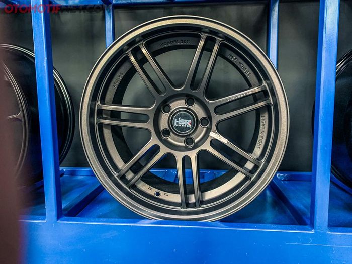 Pelek lokal HSR Boon ring 18 inci cocok buat Hyundai Stargazer