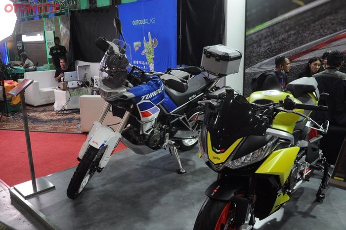 Pengunjung KUSTOMFEST 2022 dapat melihat langsung Tuareg 660 di booth Aprilia dan Moto Guzzi