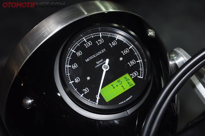 Spidometer Motogadget gantikan peran perangkat standar