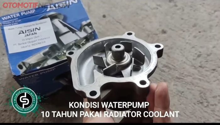 Kondisi bagian dalam water pump setelah 10 tahun pakai, tetap bersih dan tak berkarat karena selalu pakai radiator coolant dari baru