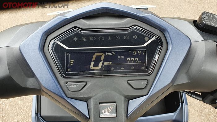 Spidometernya tak berubah, tetap kecil seperti Honda Vario 125 2018