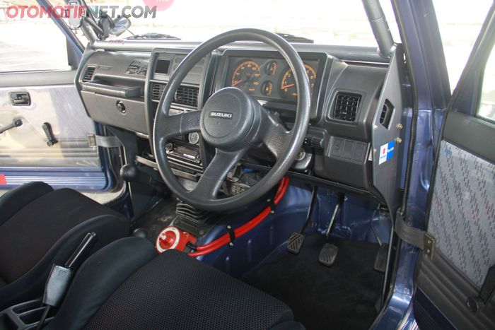 Setir pakai JA11 JDM dan custom dasbor. Joss...