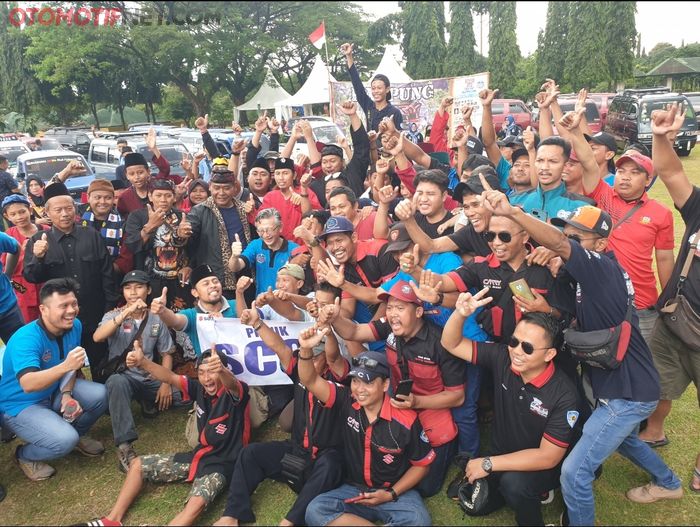 Suzuki Carry Club Indonesia (SCCI), salah satu dari 14 klub resmi Suzuki yang turut memeriahkan Jambore Suzuki Club 2022