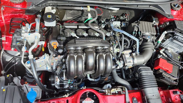 Mesin 1.500 cc berkode L15ZF milik Honda WR-V, punya tenaga 121 PS di 6.600 rpm dan torsi 145 Nm di 4.300 rpm