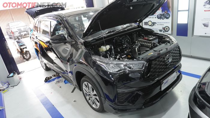 Audio Toyota Kijang Innova Zenix digarap Cartens Autosound, Fatmawati, Jakarta Selatan