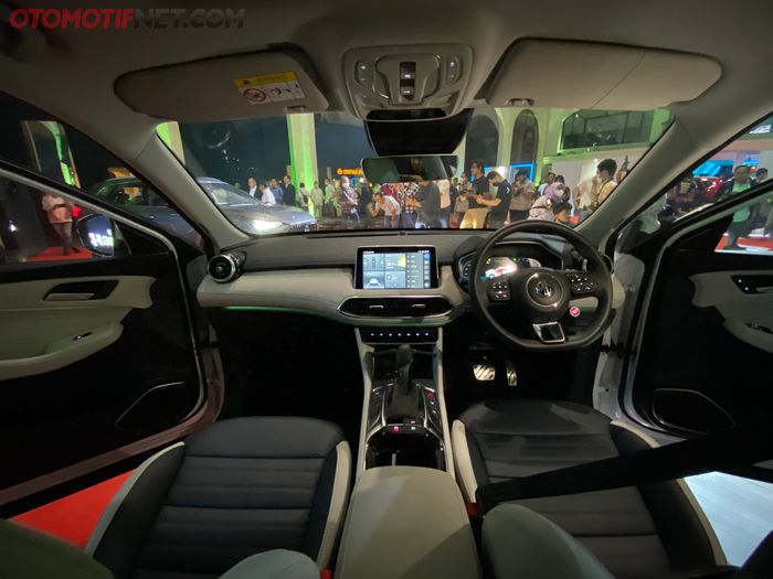 Interior MG HS Facelift Magnify i-SMART