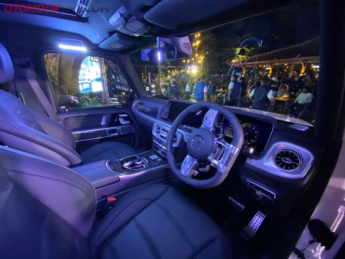 Interior mewah khas Mercedes-AMG. Dengan fitur dan teknologi terkini
