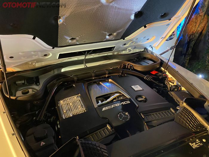 Dapurpacu biturbo V8 AMG 4.0-litre yang dilengkapi dengan AMG SPEEDSHIFT 9G-TRONIC. Yang diklaim 0-100km/jam dapat meraih waktu 4,5 detik. Joss..