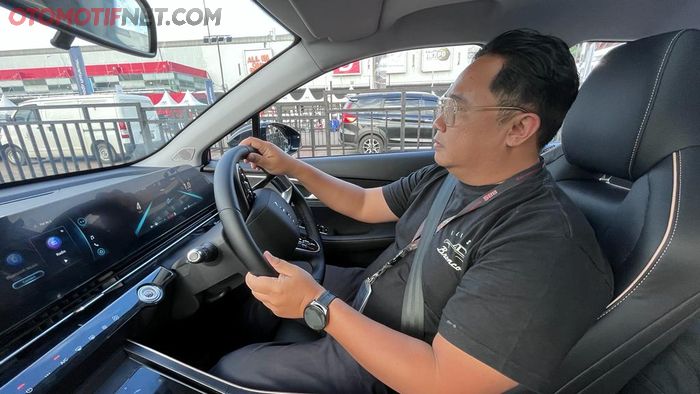Sesi test drive Chery Omoda 5 RZ di IIMS 2023