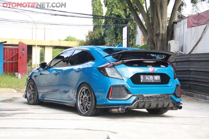 Eksterior banyak kena sentuhan panel carbon