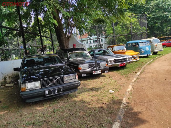 100-an mobil hadir di acara Jakarta Auto Classic Meet Up (JACMU)