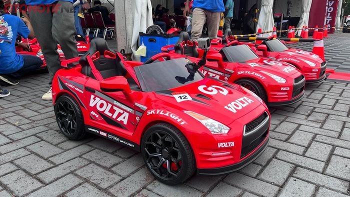 Volta 5052 Skylight Drift Series, mainan anak yang bisa bermanuver drifting