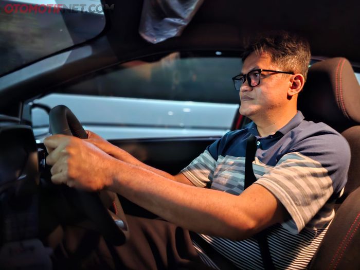 Tak sulit mendapatkan posisi menegmudi yang ideal pada All New Agya GR Sport 