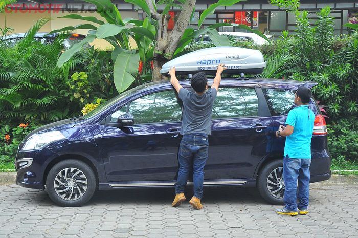 Pilihan roof box banyak macamnya, terdiri dari merek Hapro, Whale dan Thule.
