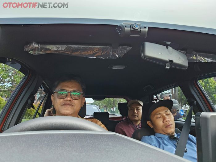 Toyota All New Agya GR Sport saat dijajal di seputaran Pulau Bali berisikan 4 penumpang dewasa