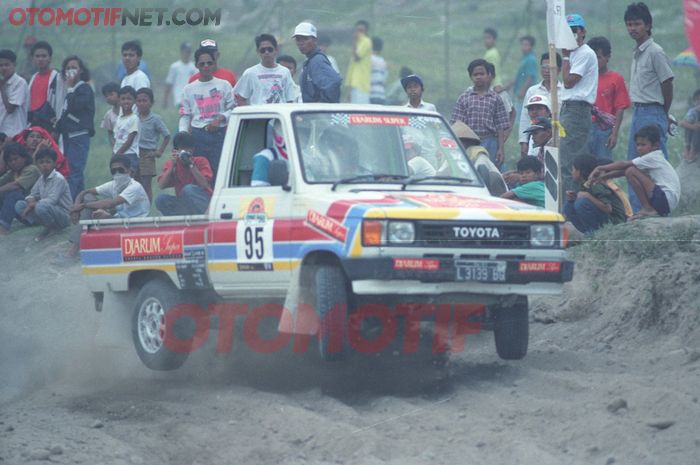 Toyota Kijang Super di Sprint Test Prambanan, Yogyakarta tahun 1992