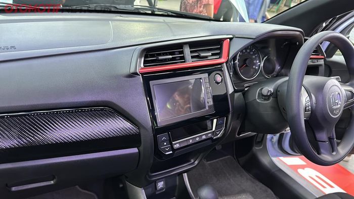 Head unit New Brio RS 2023 sudah ada fitur koneksi ke smartphone