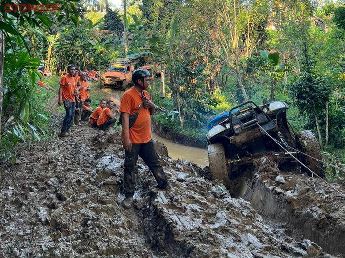 Peserta IOX 2023 banyak dihadapi handicap lumpur berat menuju daerah Baturaja